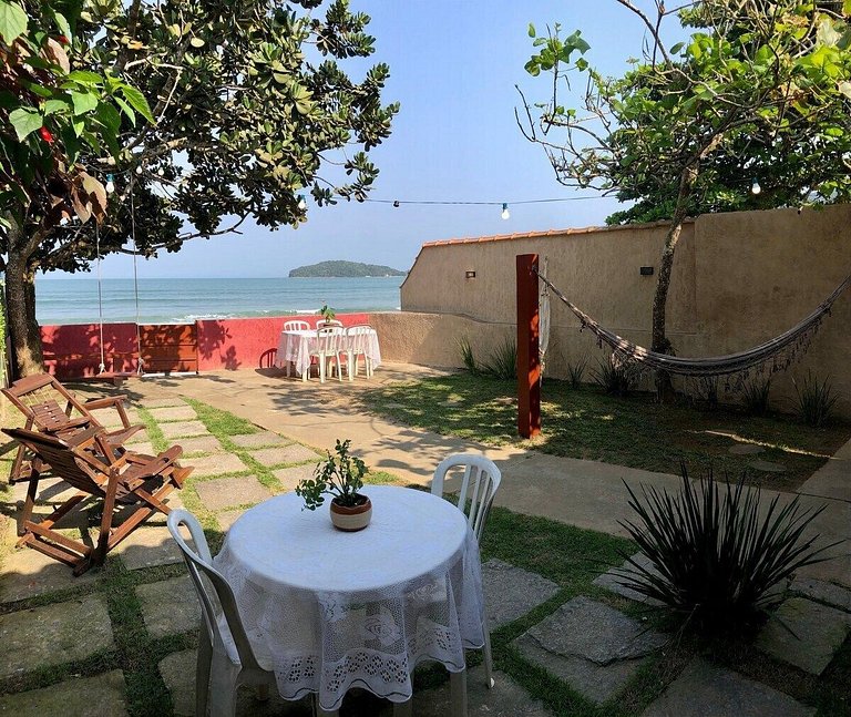 Casa aconchegante pé na areia c/ 5 quartos.