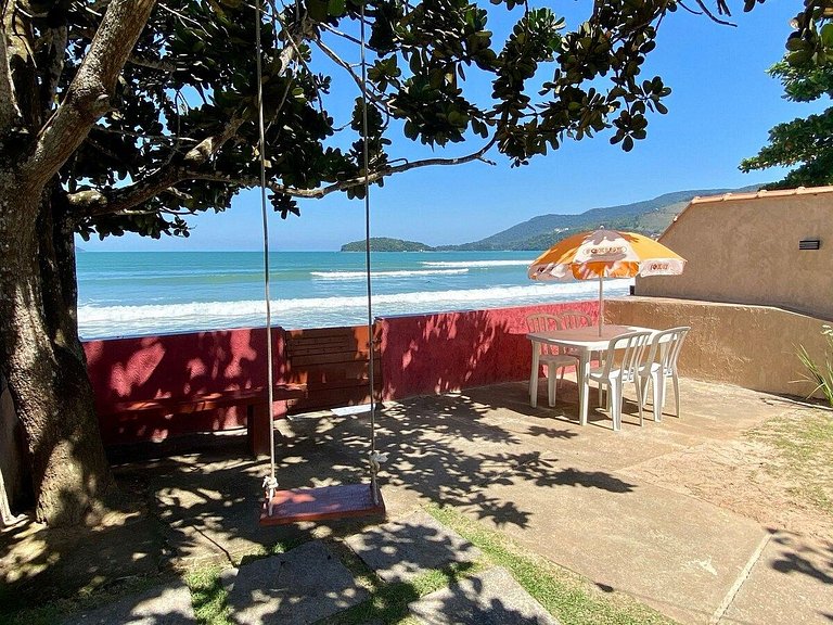 Casa aconchegante pé na areia c/ 5 quartos.