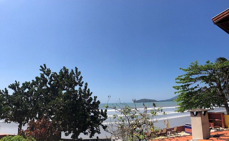 Casa aconchegante pé na areia c/ 5 quartos.