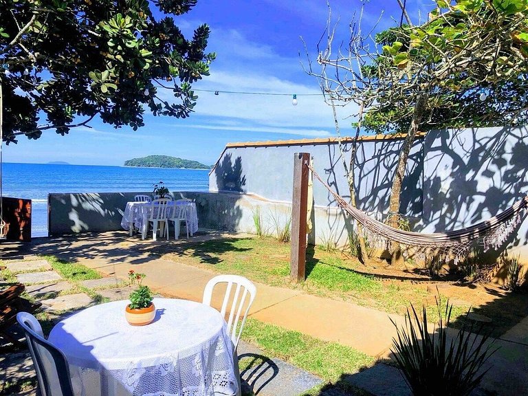 Casa aconchegante pé na areia c/ 5 quartos.