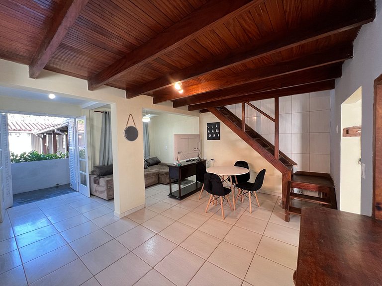 Confortável casa a beira mar c/ jardim pé na areia e área de