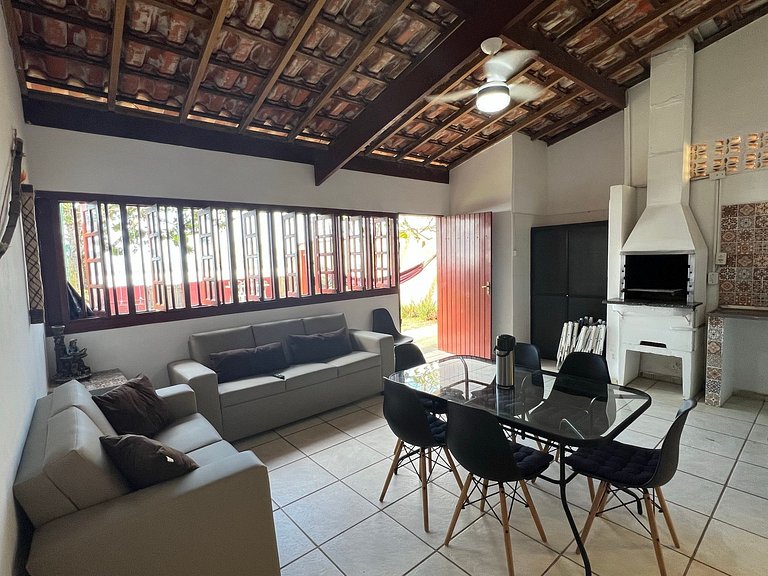 Casa aconchegante pé na areia c/ 5 quartos.