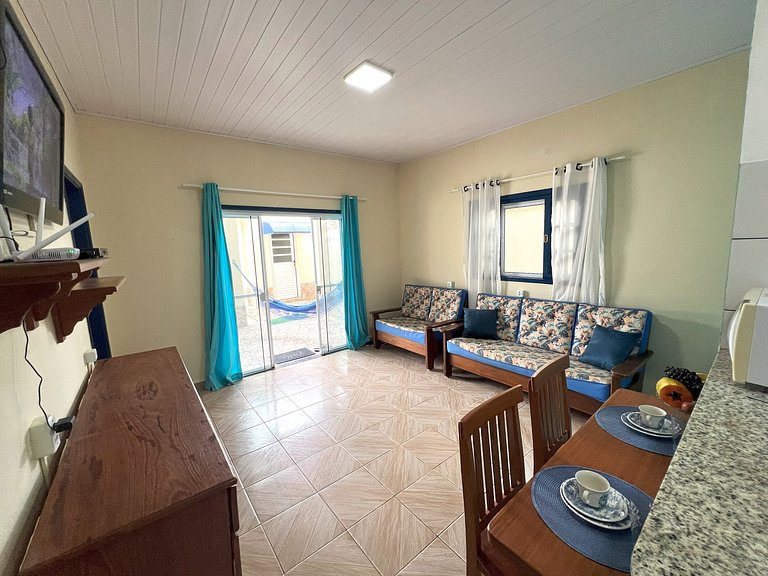 Linda casa c/ piscina poucos passos da Praia