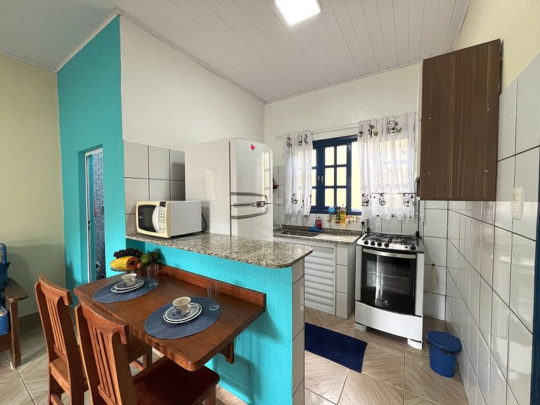 Linda casa c/ piscina poucos passos da Praia