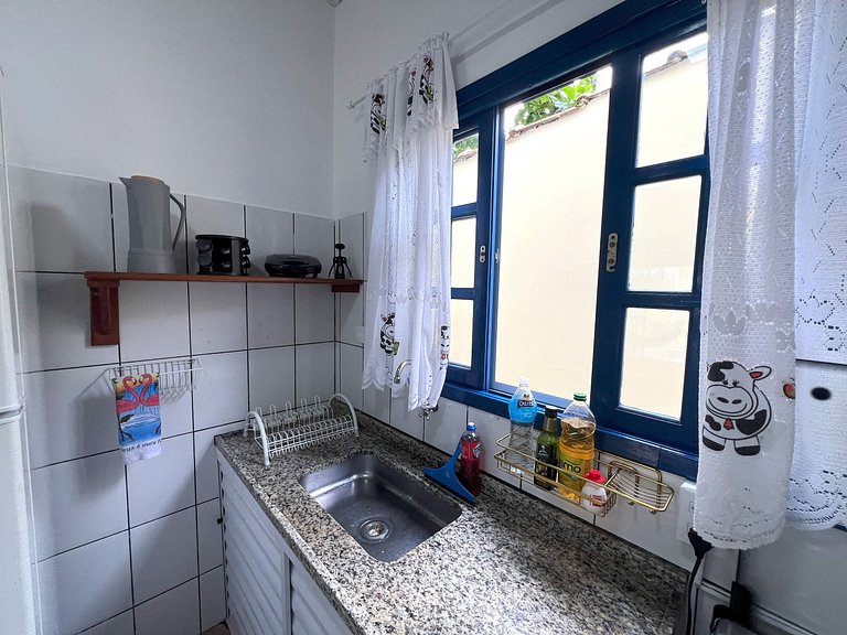 Linda casa c/ piscina poucos passos da Praia