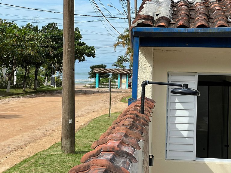Linda casa c/ piscina a poucos passos da Praia
