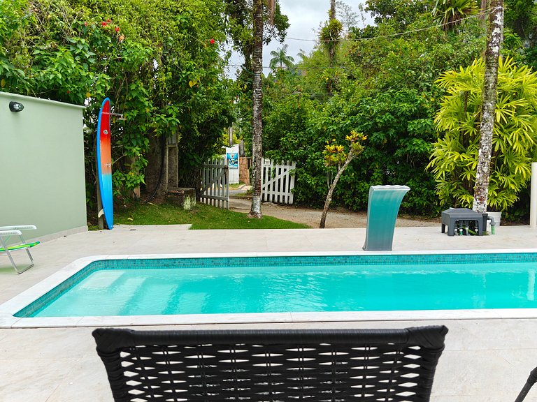 Conforto e Lazer: Casa com Piscina a 30m da Praia