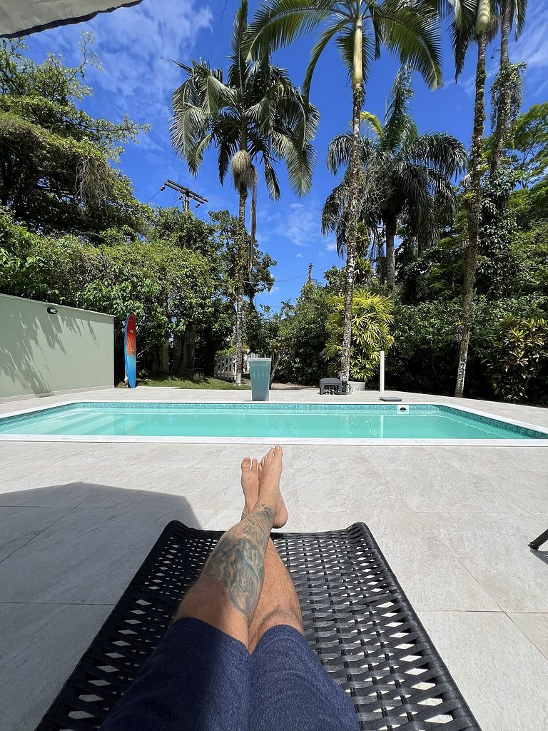 Conforto e Lazer: Casa com Piscina a 30m da Praia